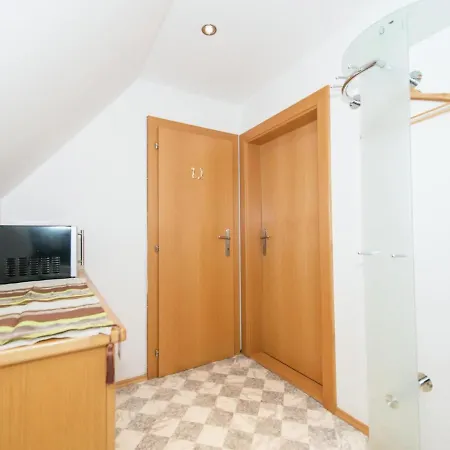Apartment In Troepolach Near Nassfeld Gondola * Tröpolach