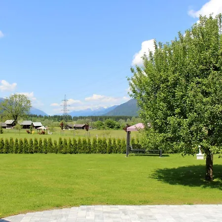 Apartment In Tr Polach Near Pressegger Tropolach