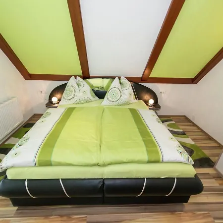 Daire Apartment In Troepolach Near Nassfeld Gondola