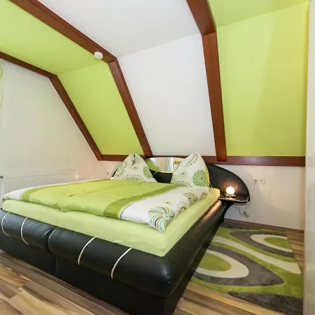 Apartment In Troepolach Near Nassfeld Gondola Daire