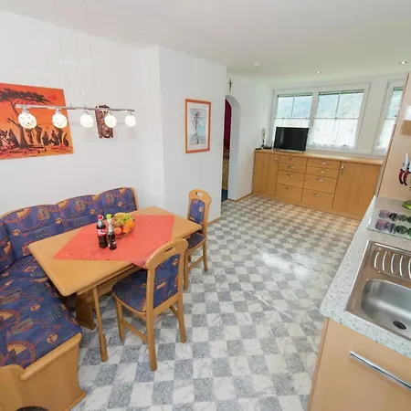 Apartment In Troepolach Near Nassfeld Gondola Daire