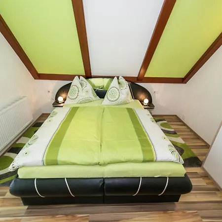 Apartment In Troepolach Near Nassfeld Gondola